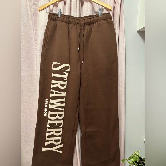 Strawberry Milk Mob Brown Sweatpants - Picture 3 of 4